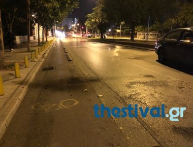 Θεσσαλονίκη: Επίθεση με μολότοφ σε κλούβα των ΜΑΤ